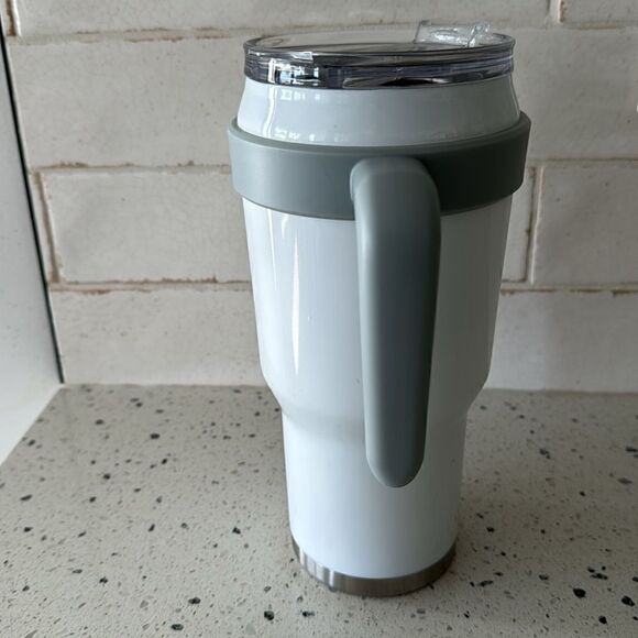 Reduce Cold-1 Mug, 40 Oz With Handle White/Gray Stainless Steel Vacuum Insulated - Picture 4 of 8